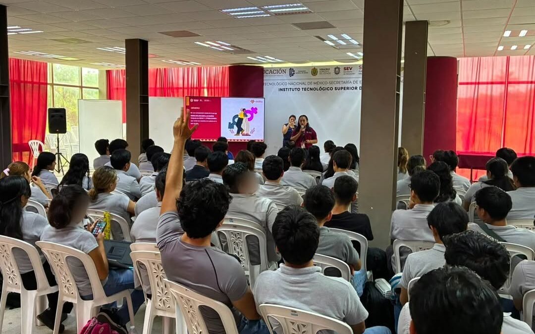 Imparten taller contra violencia hacia mujeres en Poza Rica