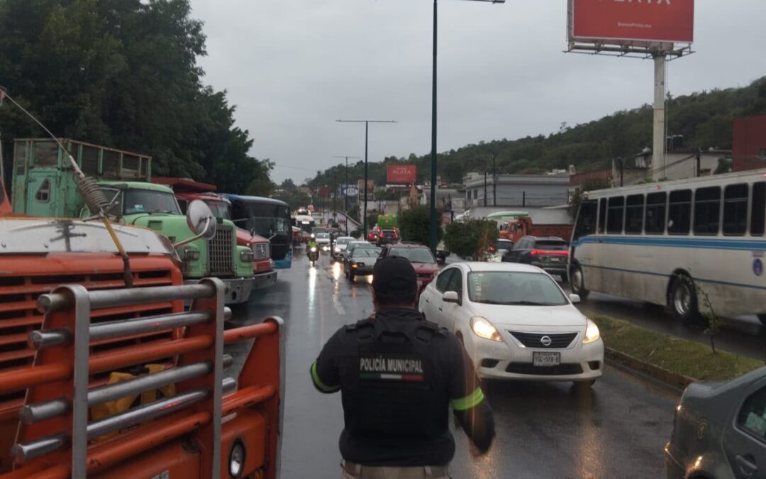 Tránsito Municipal activa operativo vial en Xalapa por bloqueos de AMOTAC