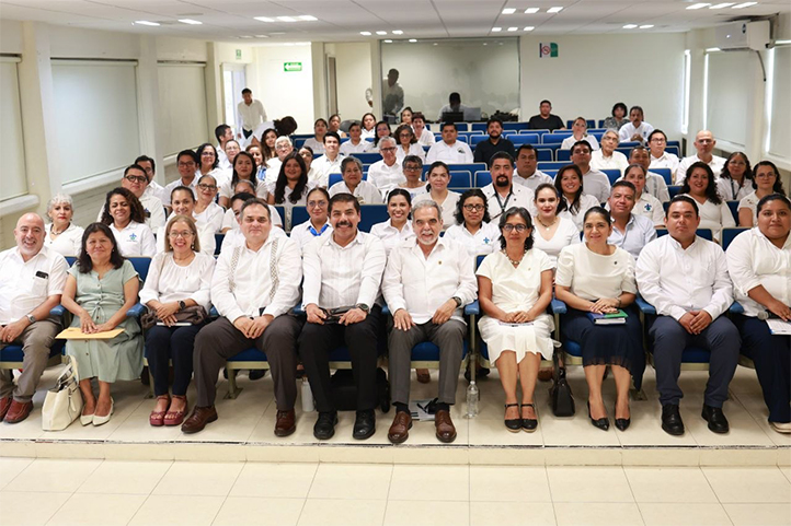 Reunión de trabajo Rutas para la transformación integral hacia la excelencia en el Aula Magna del Campus Minatitlán de la UV