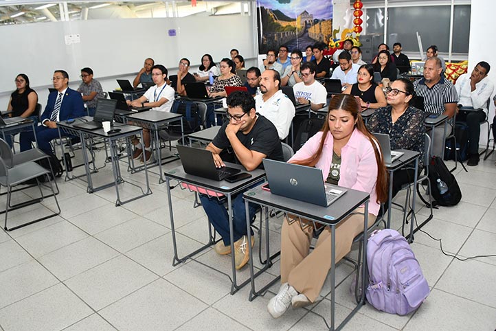 UV capacita en redacción de patentes a académicos y estudiantes