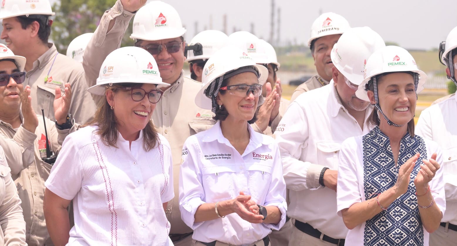 Supervisan trabajos en el Complejo Petroquímico Cangrejera para recuperar soberanía energética