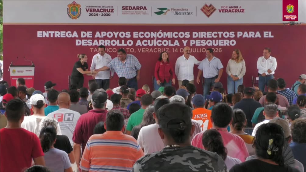 Entregan apoyo económico a acuicultores y pescadores en Tampico Alto