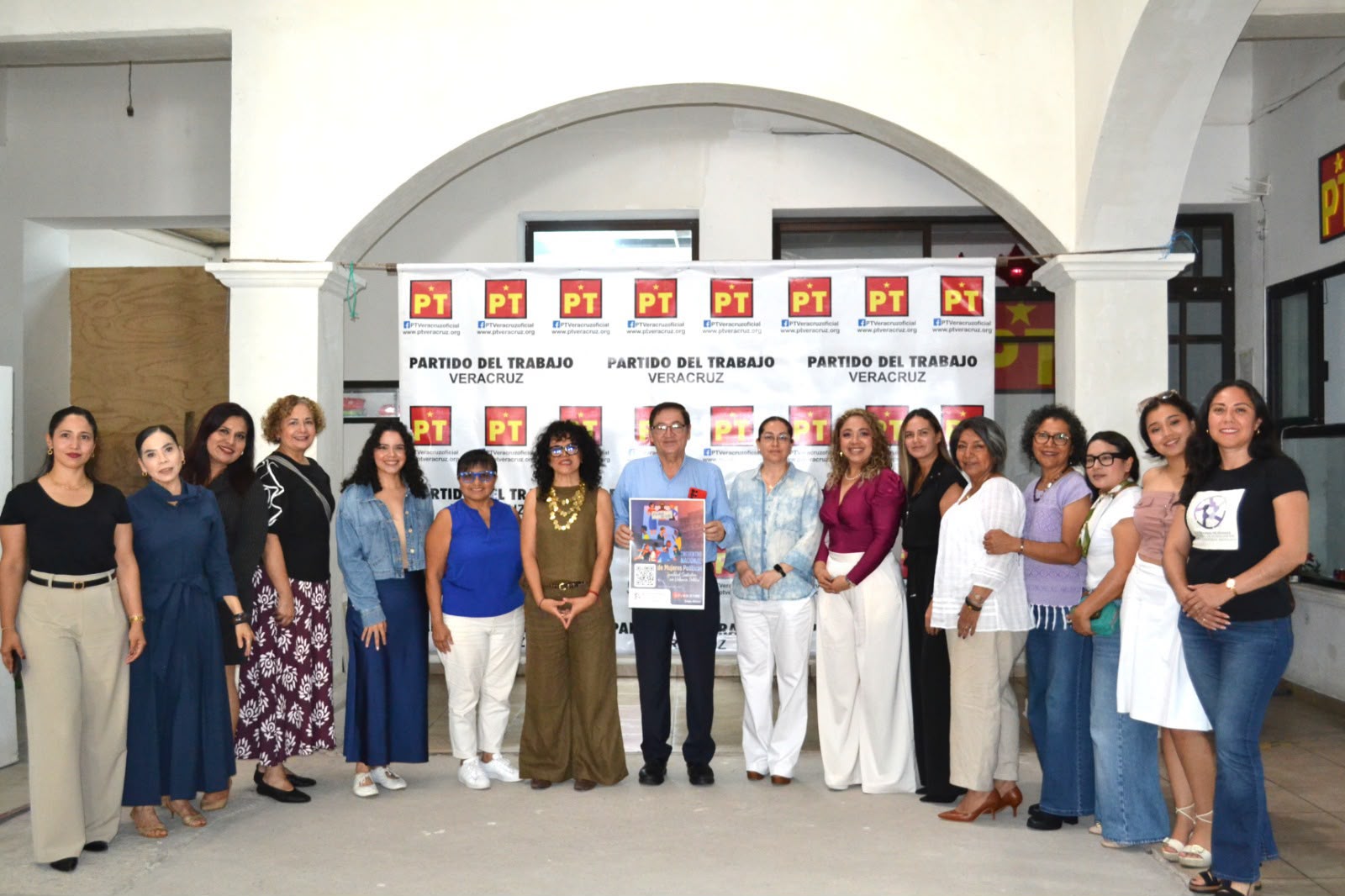 Integrantes de la Red Nacional visitan dirigencias de partidos en Xalapa para invitar al encuentro
