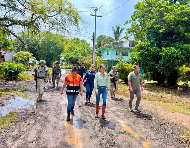 Atienden a afectados por lluvias en comunidades de Ángel R. Cabada