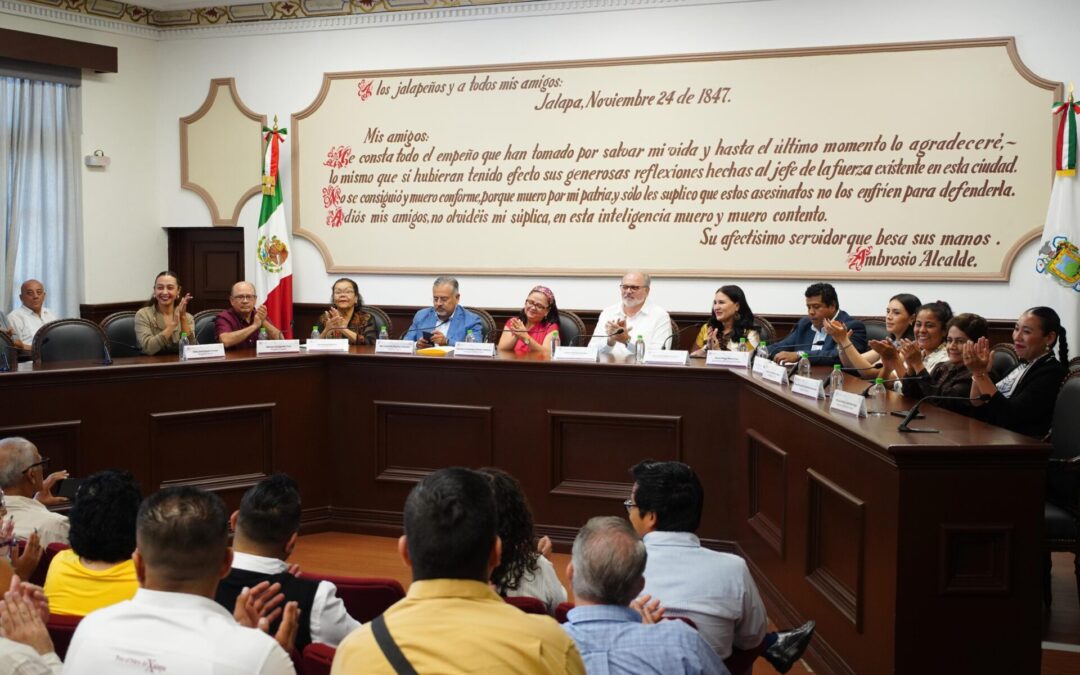 Ayuntamiento de Xalapa refrenda hermandad con Cuba ante embajador