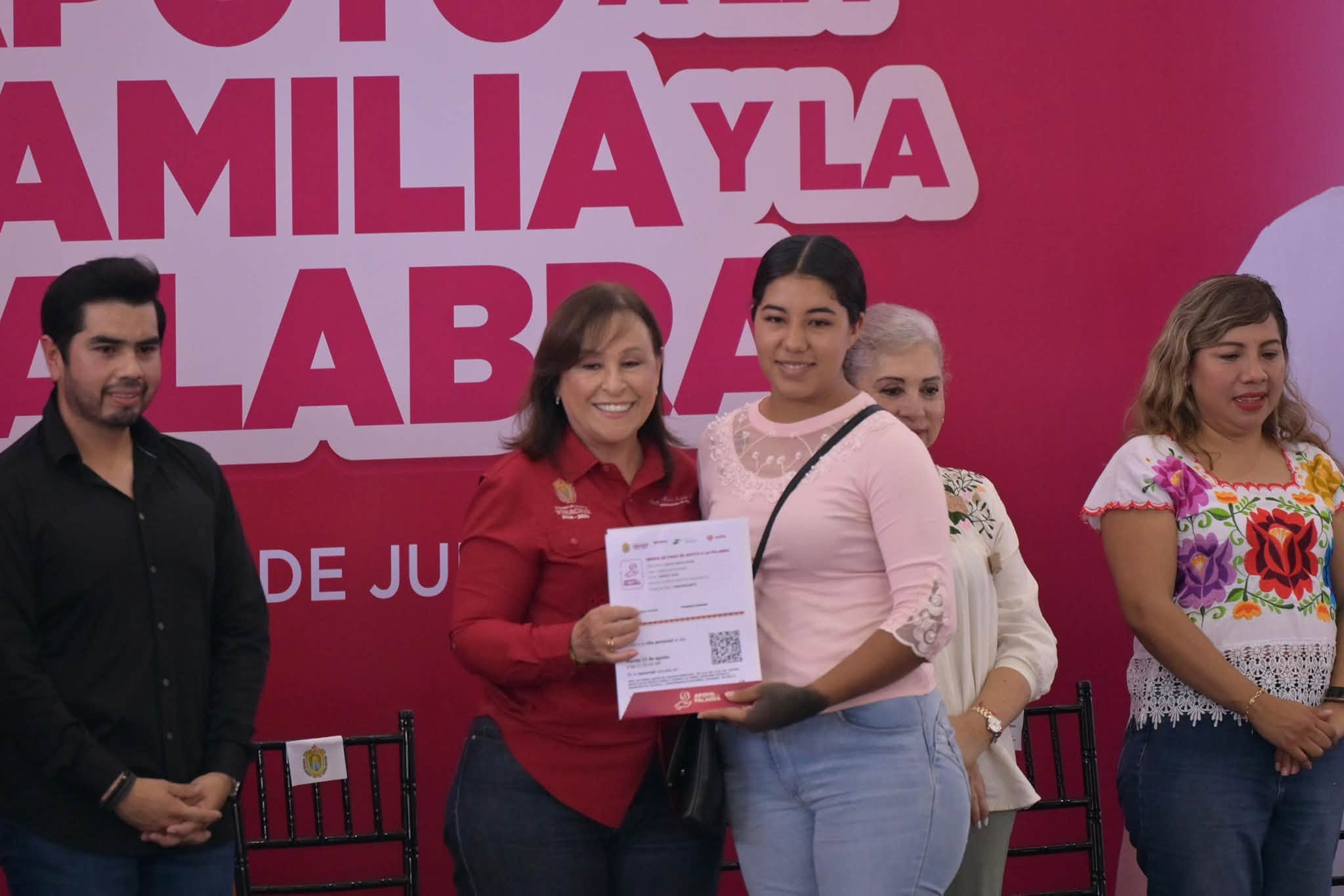 Gobernadora Nahle entrega más de 5 mil apoyos en Yanga