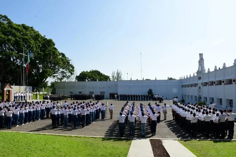 CEISVer realiza ceremonia de honores a la bandera por valores cívicos