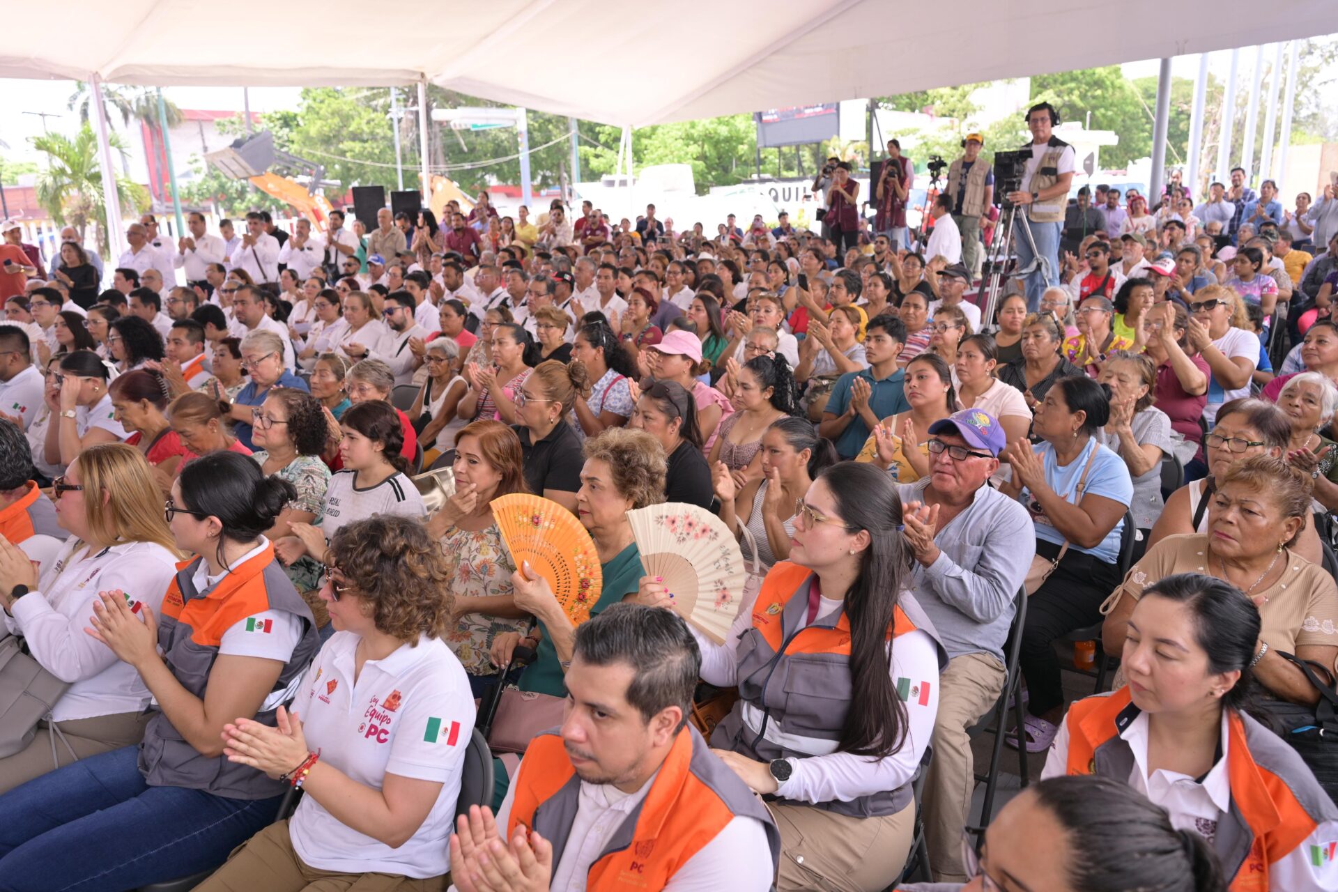 Veracruz recibe 149.5 mdp de Pemex para atender emergencias