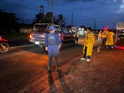 Operativo de seguridad en campamento de protección del cangrejo azul