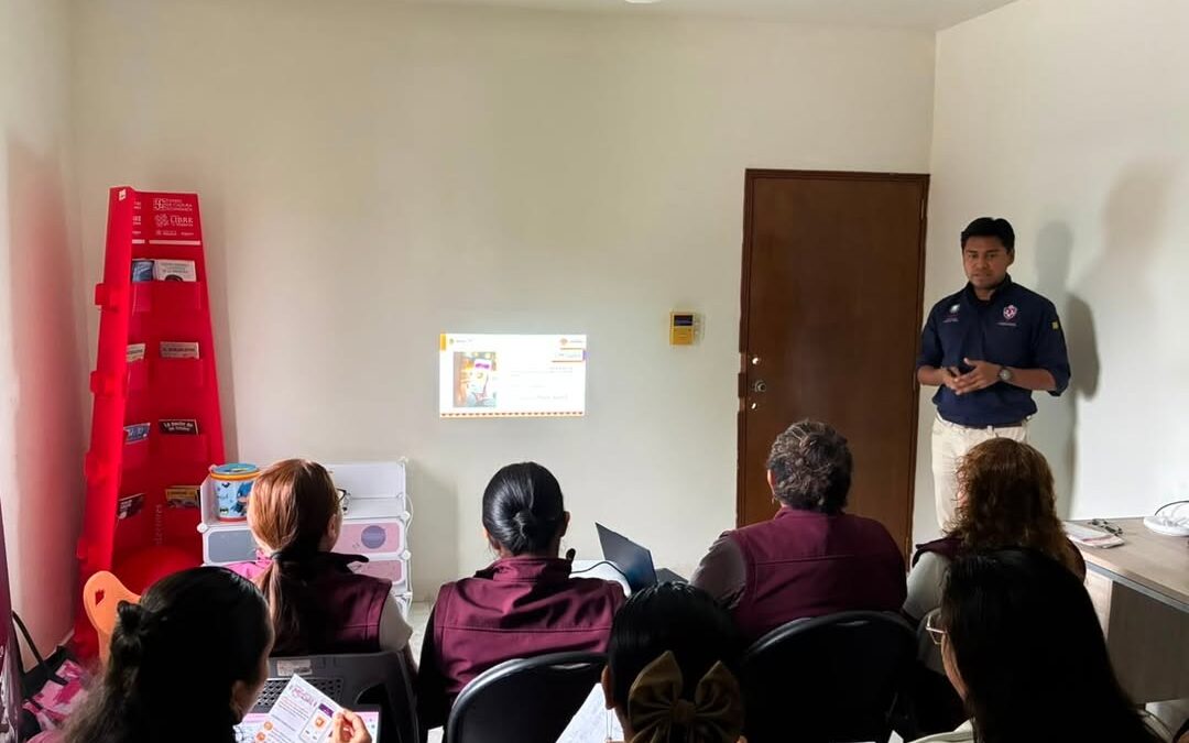 Capacitan en Tuxpan sobre apps de prevención de violencia de género