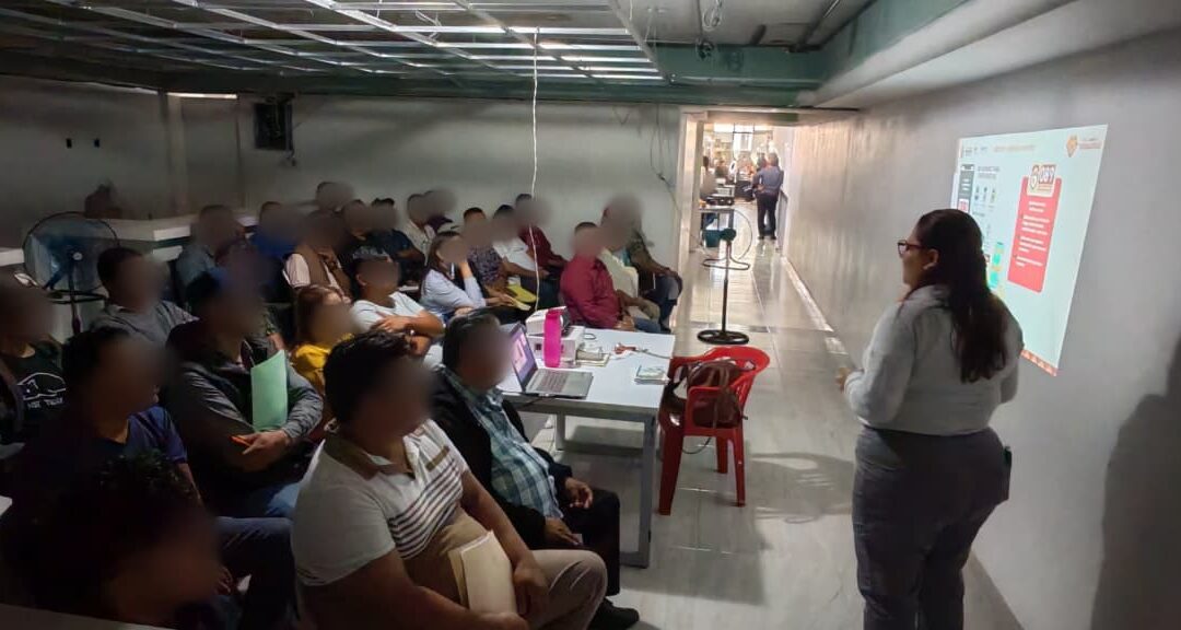 Capacitan a taxistas de Córdoba contra extorsión telefónica