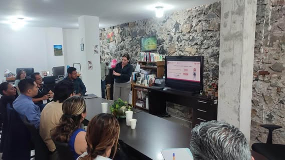 Capacitan a personal de SIPINNA en prevención de violencia digital en Xalapa