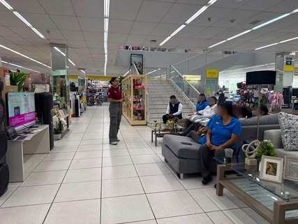 Capacitan a personal de Coppel contra engaño telefónico en Coatzacoalcos