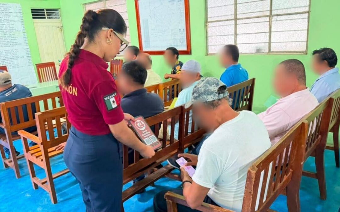 Capacitan a taxistas de Chinameca en prevención y seguridad