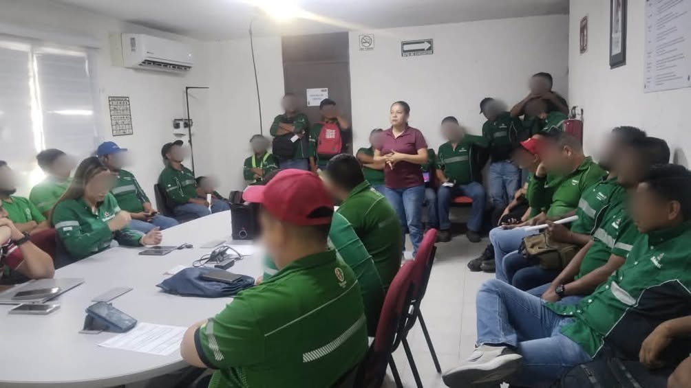 Capacitan a personal de HEINEKEN en Tantoyuca sobre extorsión y delitos informáticos