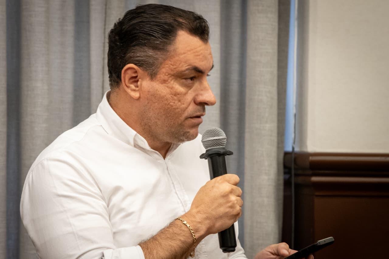Consejo de Desarrollo Municipal de Xalapa en asamblea para seguimiento de obra pública
