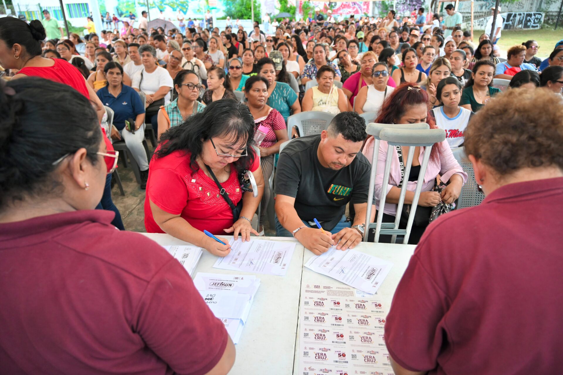 Ayuntamiento de Veracruz cumple meta de 10 mil familias con JEFMUN