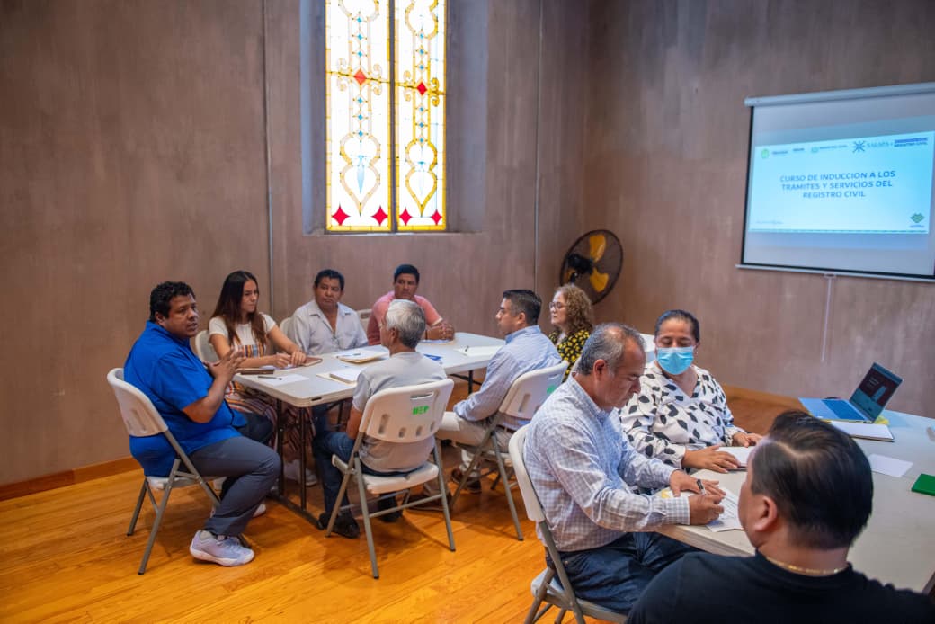 Curso de inducción a trámites del Registro Civil en el Archivo Municipal de Xalapa
