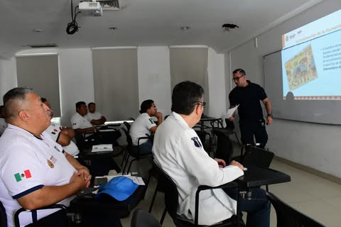 CEISVer imparte curso de Masculinidades Alternativas a personal masculino