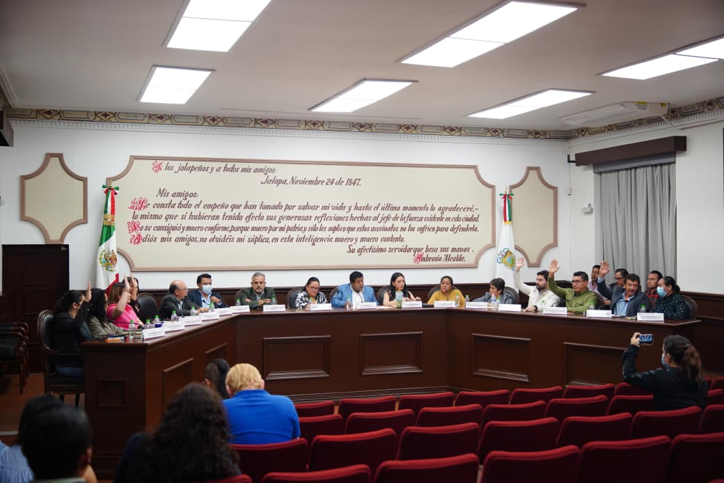 Cabildo de Xalapa aprueba reforma constitucional para ampliar perfiles del Orfis