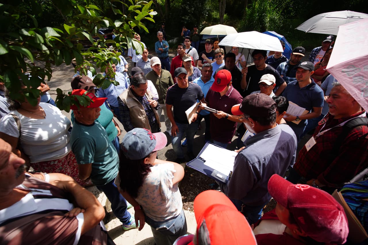 Alcaldesa Daniela Griego durante recorrido en Unidad Habitacional Nuevo Xalapa