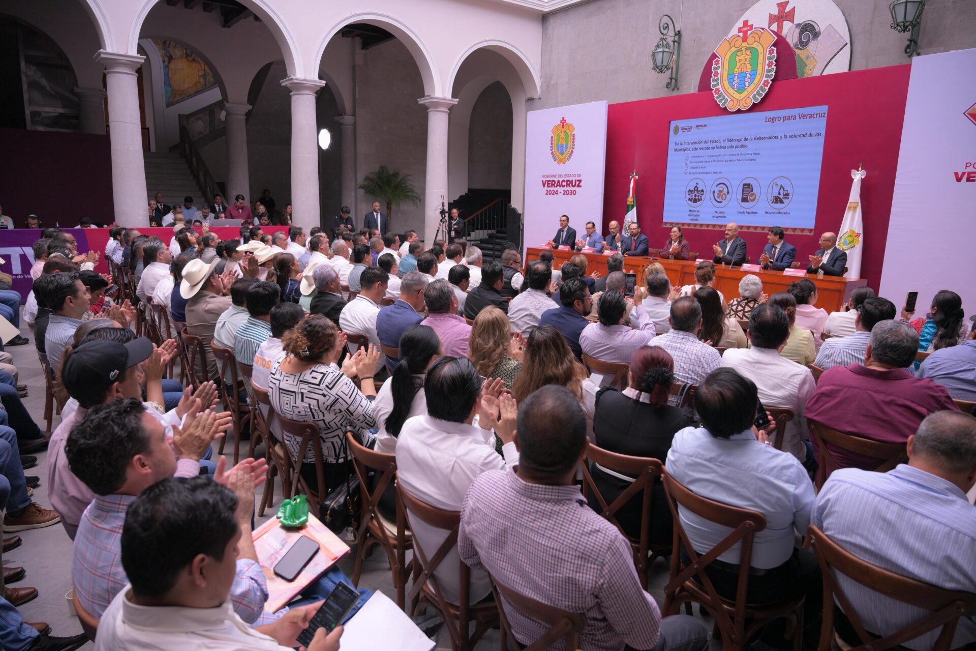 Veracruz extingue deuda bursátil de 199 municipios