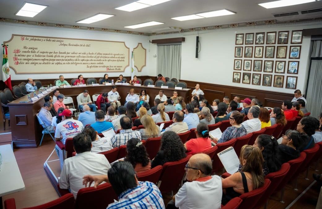 Día del Pueblo resuelve gestiones de hasta 40 años en Xalapa