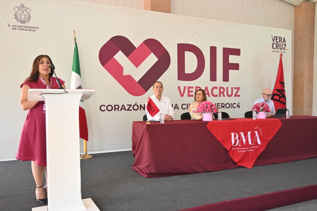 Familias reciben asesoría jurídica gratuita del DIF Municipal de Veracruz en colaboración con la Barra Mexicana de Abogados