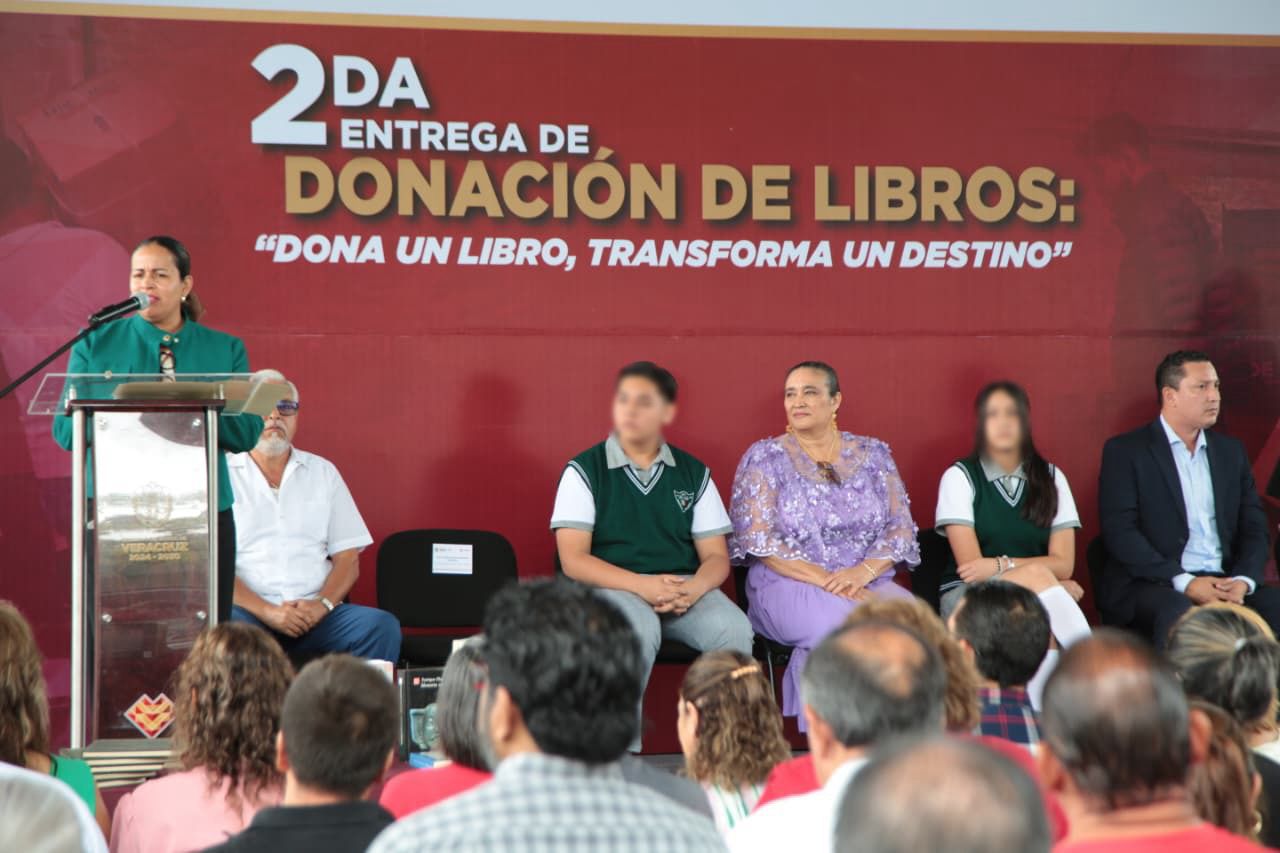 SEV distribuye 10 mil 621 libros en 31 escuelas de Veracruz