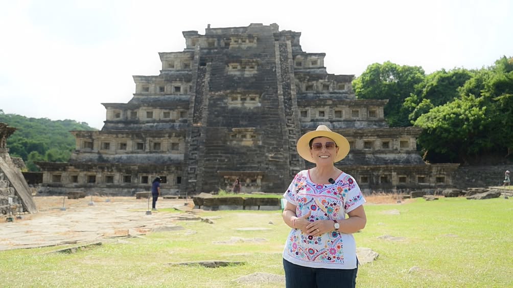 Visitan El Tajín y la Pirámide de los Nichos en gira por el norte de Veracruz