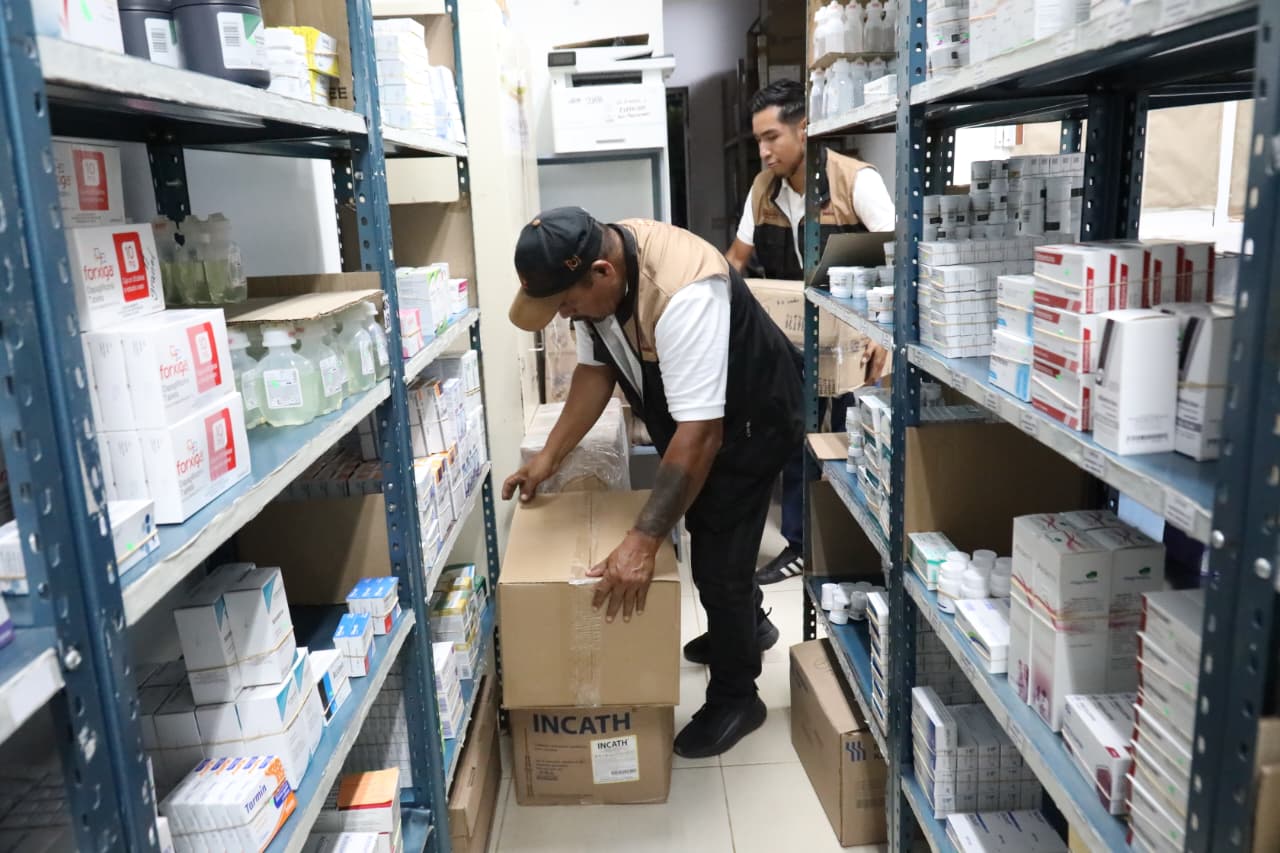 Gobierno y IMSS-Bienestar distribuyen medicinas en el sur de Veracruz
