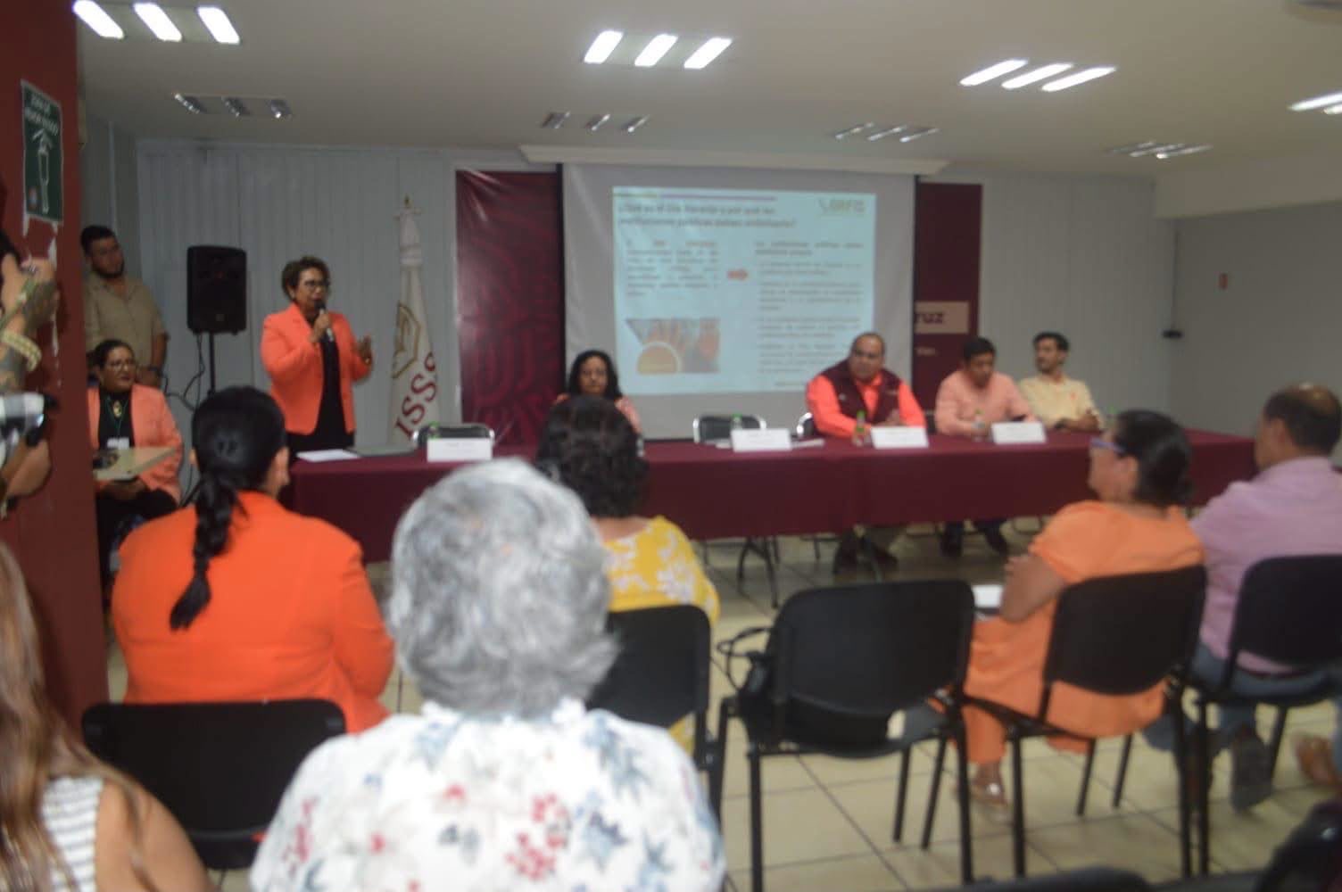 issste-veracruz-conferencia-dia-naranja-empoderamiento-mujeres Conferencia sobre empoderamiento femenino en ISSSTE Veracruz por el Día Naranja