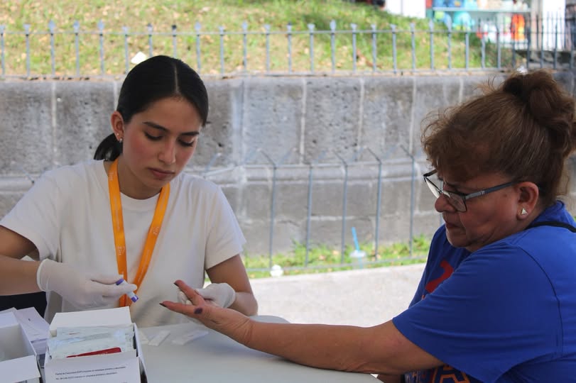 Acercan servicios preventivos de salud en el Centro de Xalapa