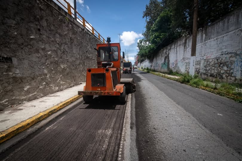 Ayuntamiento de Xalapa continúa trabajos de bacheo y rehabilitación vial