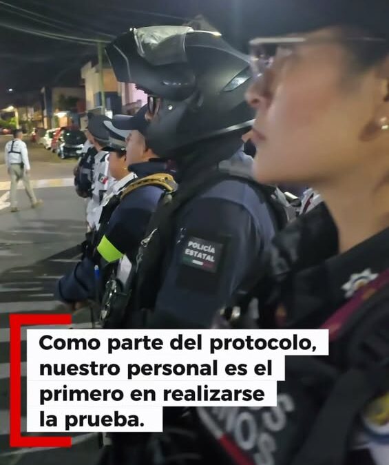 Oficiales de Veracruz se someten primero al alcoholímetro
