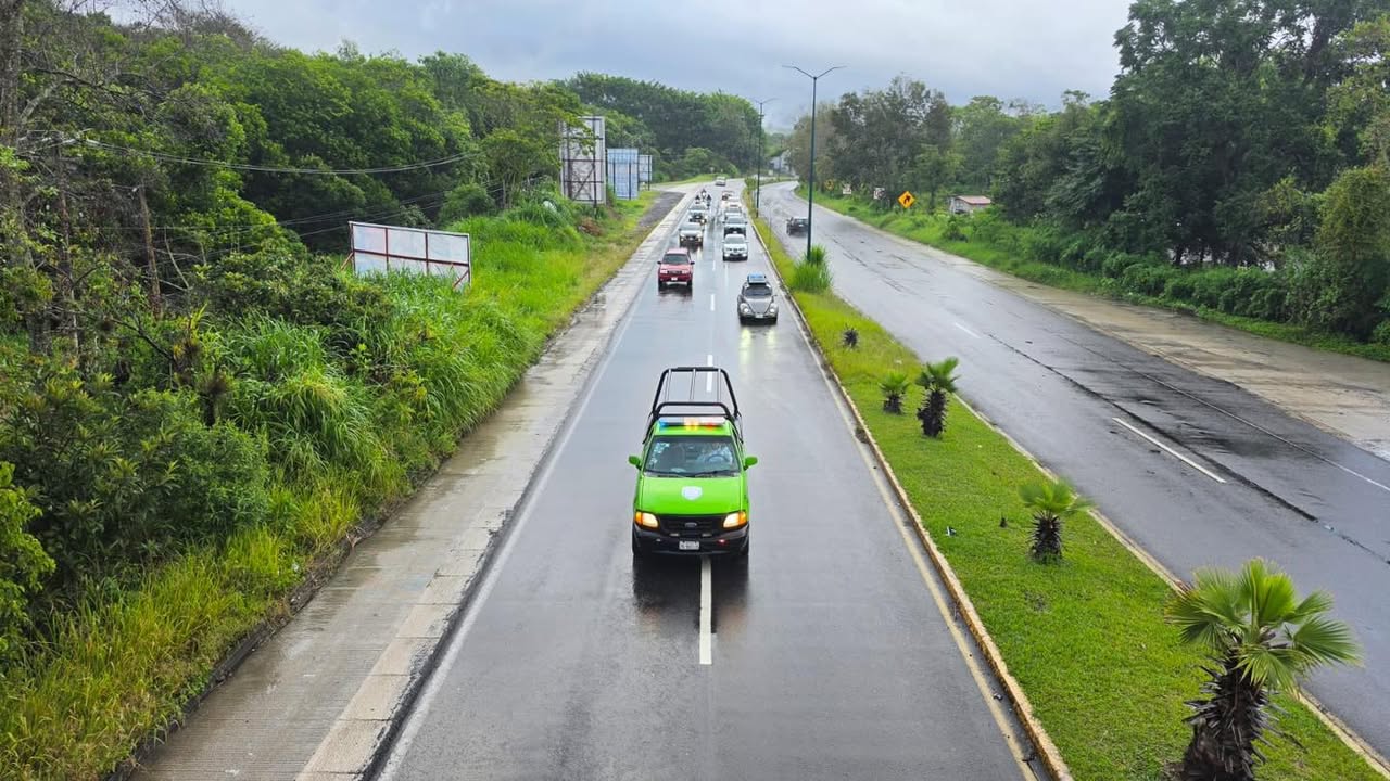 Operativo Carrusel en la carretera Coatepec-Xalapa por lluvias