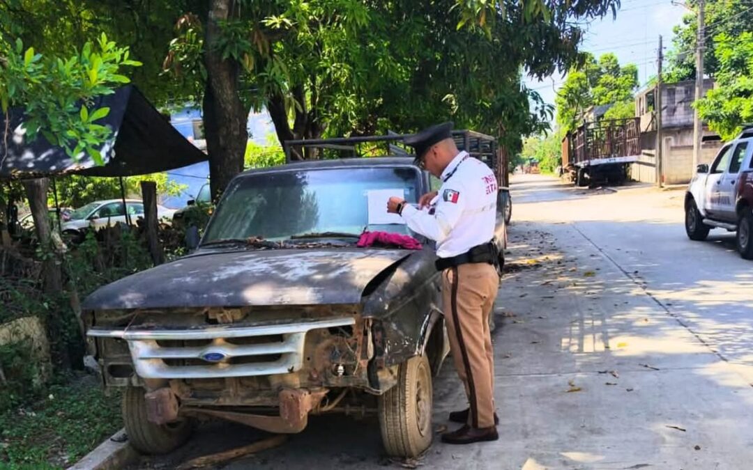 Notifican 10 vehículos abandonados en El Higo durante Operativo Maceta
