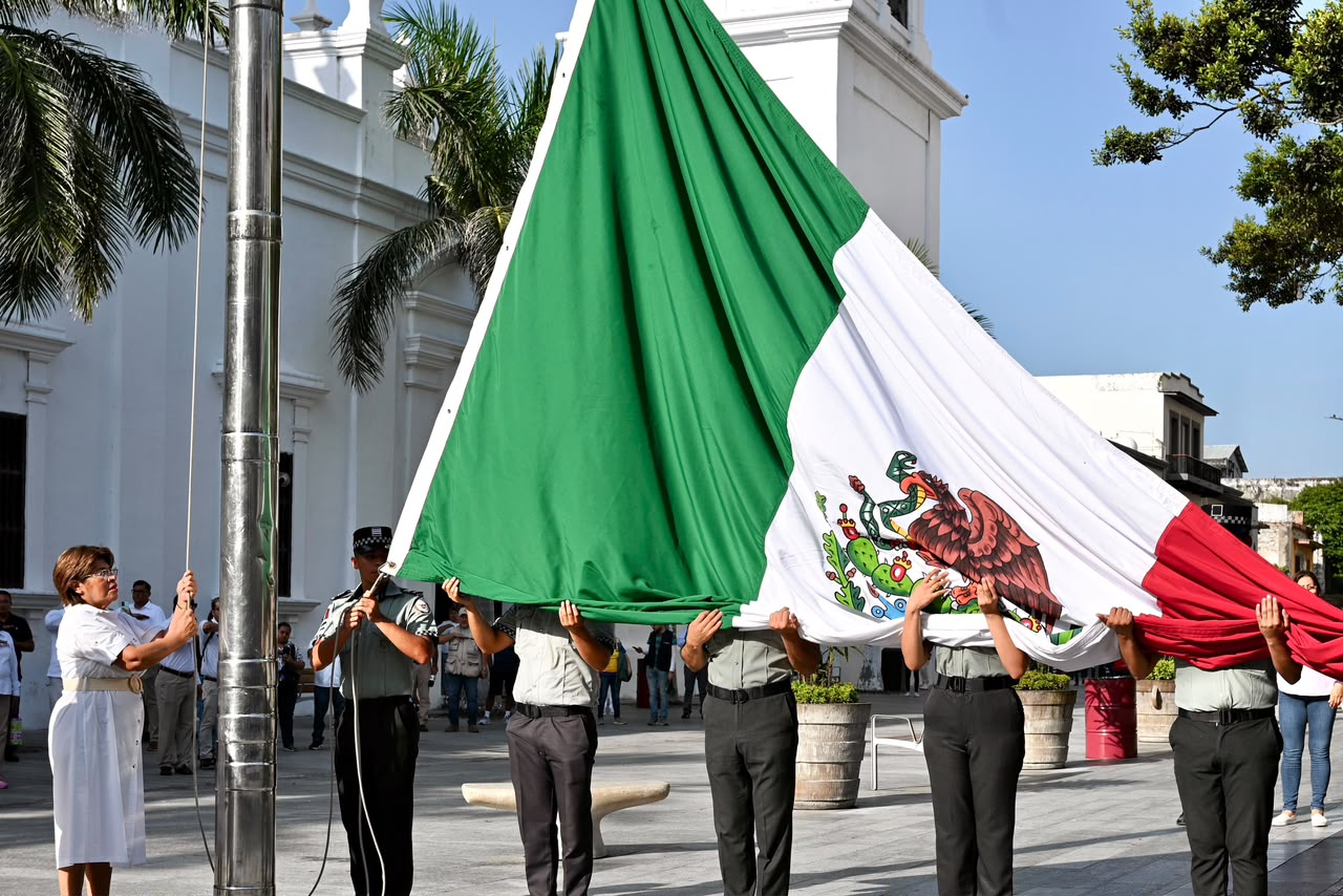 ordenamiento-comercial-playas-veracruz Alcaldesa Rosa María Hernández Espejo anuncia ordenamiento comercial en playas de Veracruz