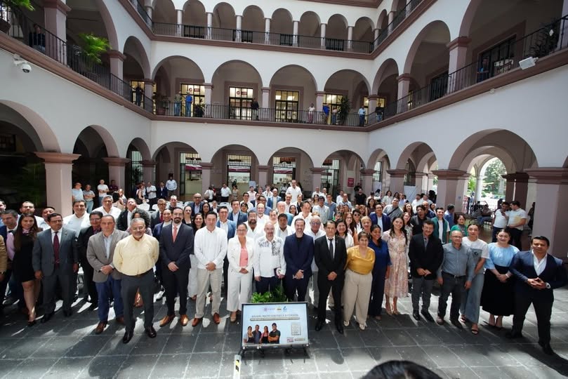 Firma del Pacto por la Prosperidad entre el Ayuntamiento de Xalapa y la Concanaco-Servytur