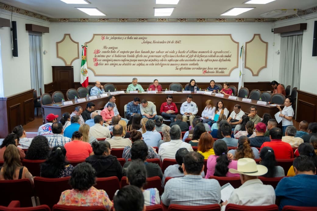 Día del Pueblo resuelve gestiones de hasta 40 años en Xalapa