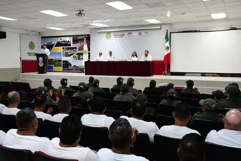 Reconocen a 41 elementos del CEISVer por su profesionalización