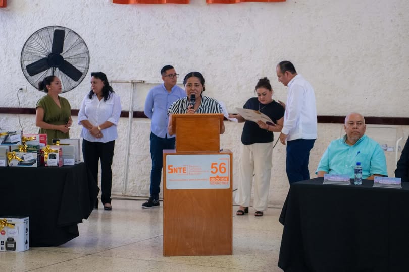 Xalapa reconoce a bibliotecarios y moderniza sus bibliotecas públicas