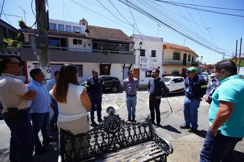 Ayuntamiento de Xalapa inspecciona cableado en mal estado en el centro