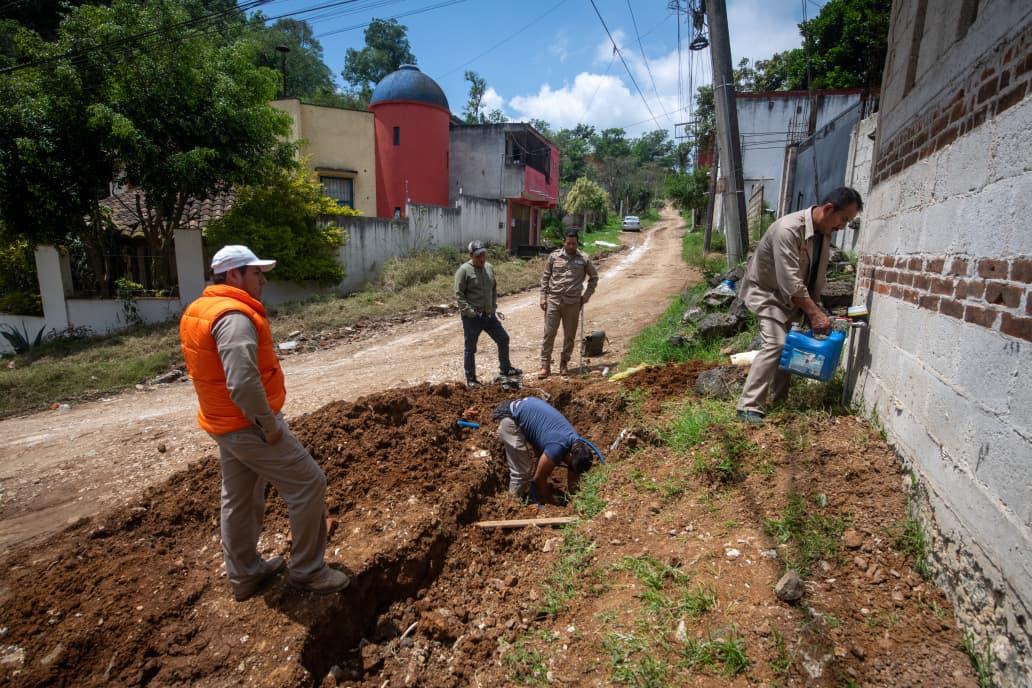 Trabajos de reparación en red de agua potable en Xalapa