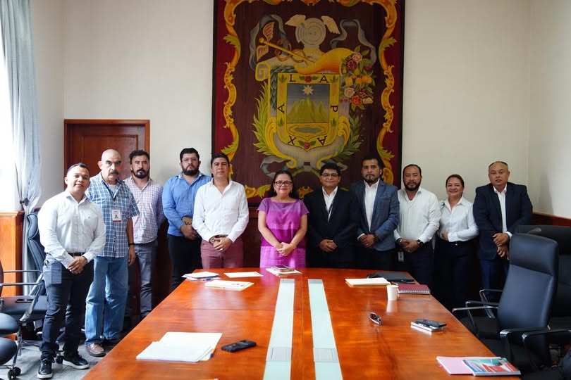 Reunión entre Alcaldesa de Xalapa y CFE por ampliación de red eléctrica