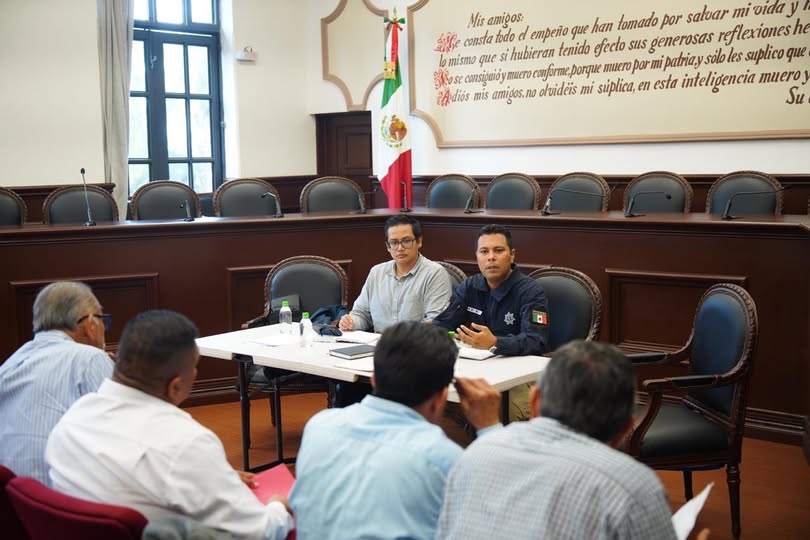 Ayuntamiento de Xalapa se reúne con transportistas