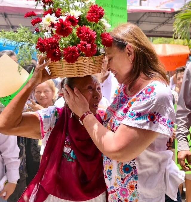 Rocío Nahle entrega apoyos al campo en Papantla: semillas y equipamiento