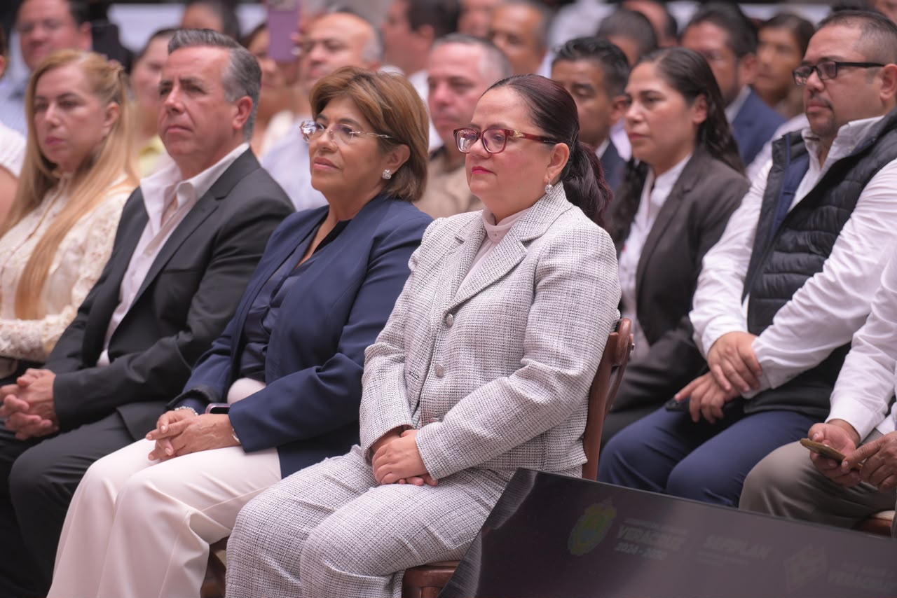 saneamiento-bursatil-veracruz-rosa-maria-hernandez La alcaldesa Rosa María Hernández Espejo durante declaraciones sobre el saneamiento bursátil