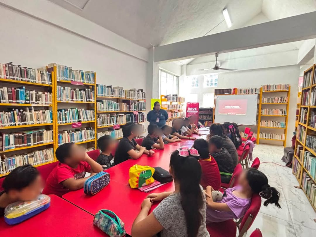 Estudiantes en taller emocional Biblioteca Municipal Fortín de las Flores SSP