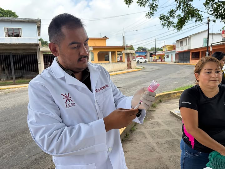 Aplican 3 mil 129 vacunas antirrábicas en perros y gatos en Xalapa